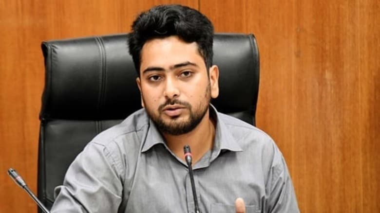 উপদেষ্টা পদ থেকে পদত্যাগ করছেন নাহিদ