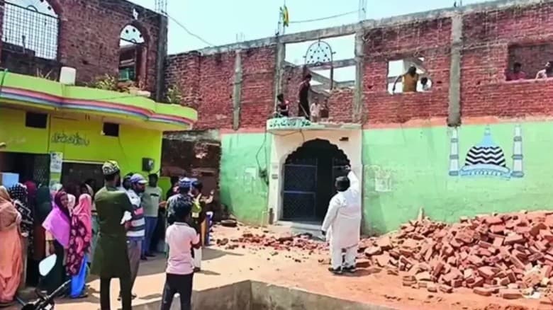 ভারতে  ‘অবৈধ’ দাবি করে মাদরাসা ভেঙে দিল প্রশাসন