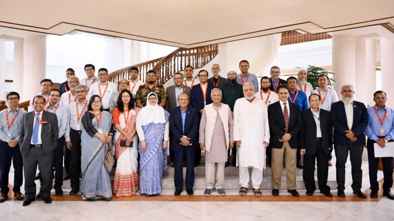 ভোগান্তিমুক্ত  ঈদ উপহার দেওয়ায় কর্মকর্তাদের ধন্যবাদ প্রধান উপদেষ্টার