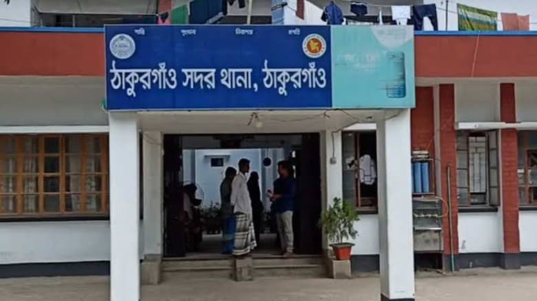 ঠাকুরগাঁওয়ে পুলিশের থেকে আসামি ছিনিয়ে নিল যুবদল কর্মীরা