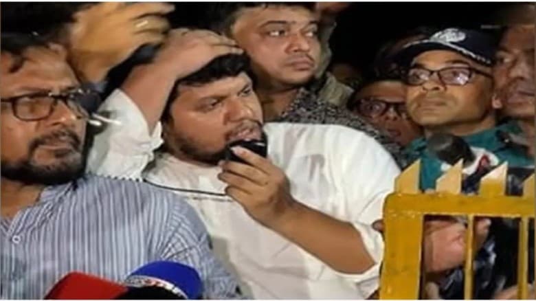 বোতল কাণ্ডে ডিবি কার্যালয়ে একজনকে জিজ্ঞাসাবাদ