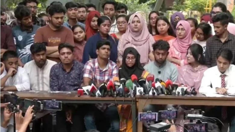 সাত কলেজ শিক্ষার্থীদের রাজপথে নামার হুঁশিয়ারি