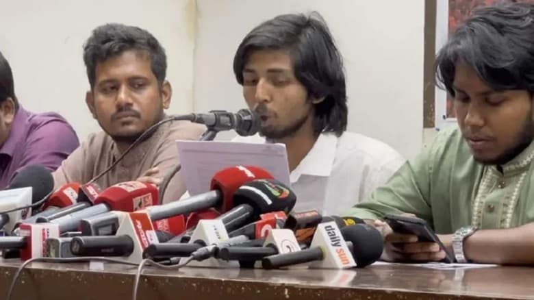 আ.লীগের দোসর আখ্যা দিয়ে ৪৪ সচিব ও ৯৫ ম্যাজিস্ট্রেটের তালিকা প্রকাশ