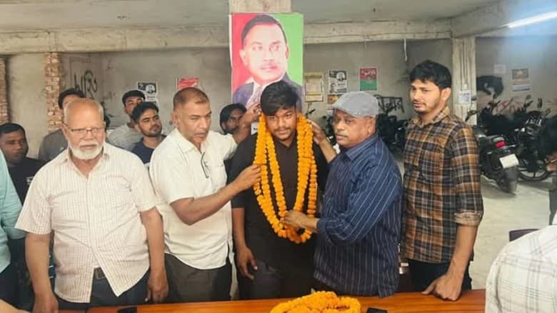 নিষিদ্ধ ছাত্রলীগ নেতা এখন কলেজ ছাত্রদলের সভাপতি
