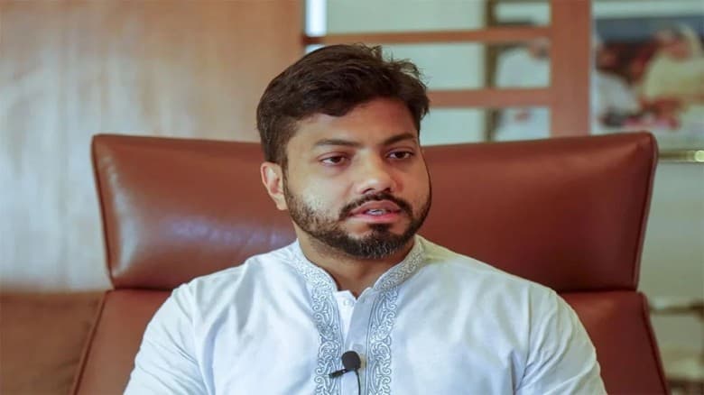 দুই উপদেষ্টার পদত্যাগ চাইলেন ইশরাক