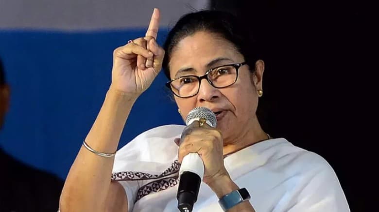 সীমান্তবর্তী জেলাগুলোর প্রশাসনকে সতর্ক থাকতে বললেন মমতা