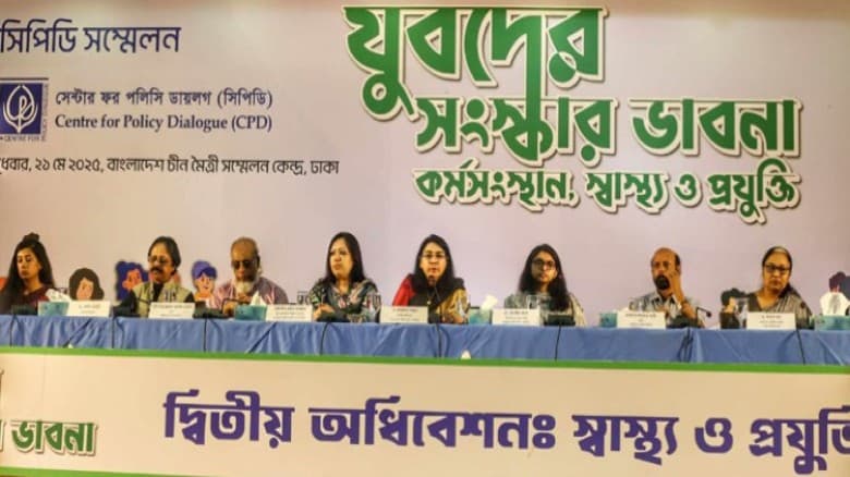 জন প্রতিনিধিদের সরকারি হাসপাতালে চিকিৎসা নিতে বাধ্য করতে হবে