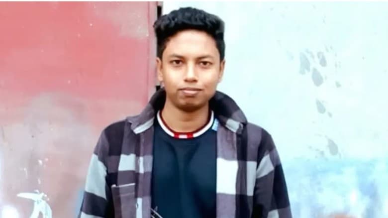 সাতক্ষীরা কলেজ ছাত্রদলের নেতৃত্বে ছাত্রলীগ নেতা!