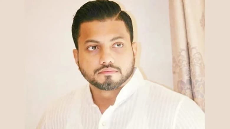 ইশরাক হোসেনের শপথ যে কোনো সময়