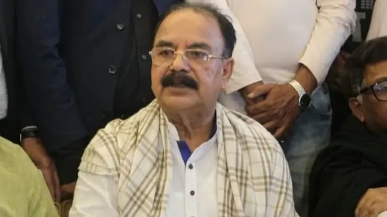 বিএনপি গণতন্ত্রের লড়াইয়ে রয়েছে : গয়েশ্বর