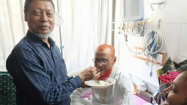 খালাসের রায়ের পর কারা হাসপাতালে এটিএম আজহারের মিষ্টিমুখ