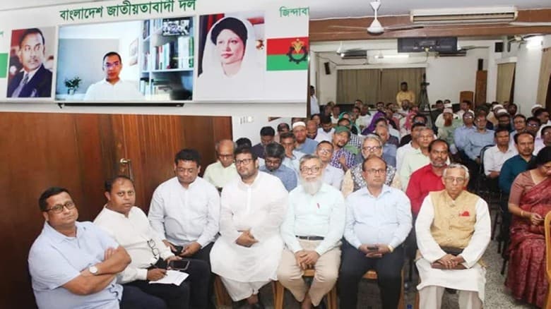 ঢাবির সাদা দলের সঙ্গে তারেক রহমানের মতবিনিময়