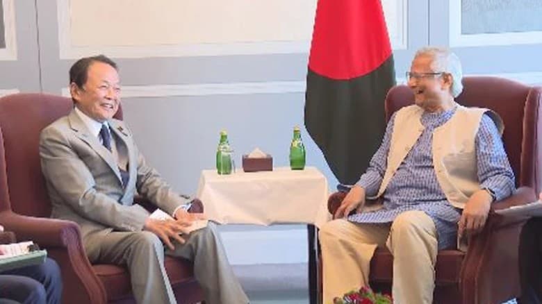 প্রধান উপদেষ্টার সঙ্গে জাপানের সাবেক প্রধানমন্ত্রীর সাক্ষাৎ