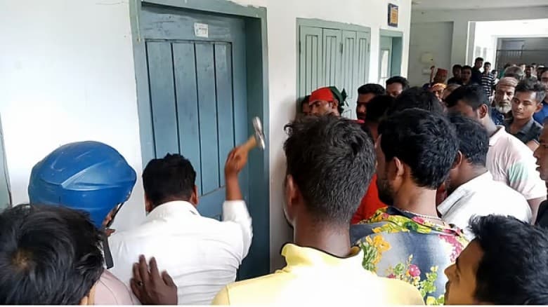 ইউনিয়ন পরিষদে তালা ঝুলিয়ে দিল বিএনপি