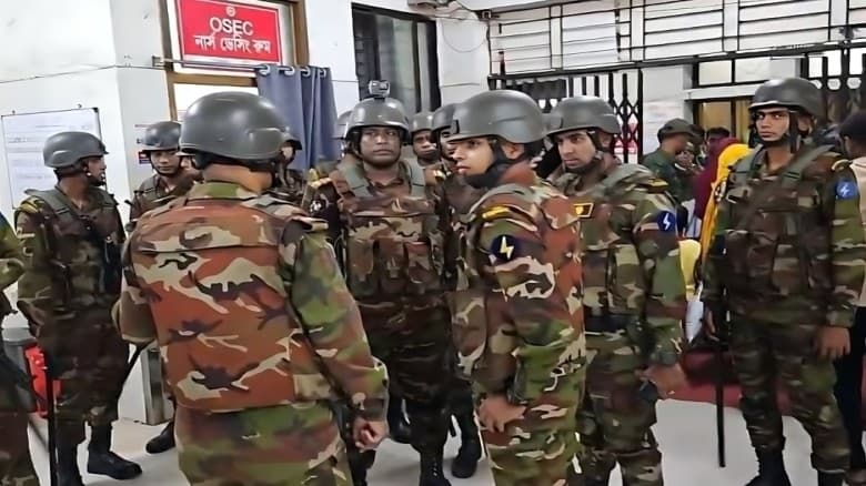 দালাল ধরতে সোহরাওয়ার্দী হাসপাতালে যৌথবাহিনীর অভিযান
