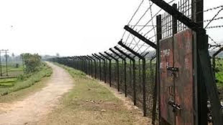 বাংলাদেশি যুবককে গুলি করে লাশ নিয়ে গেল বিএসএফ