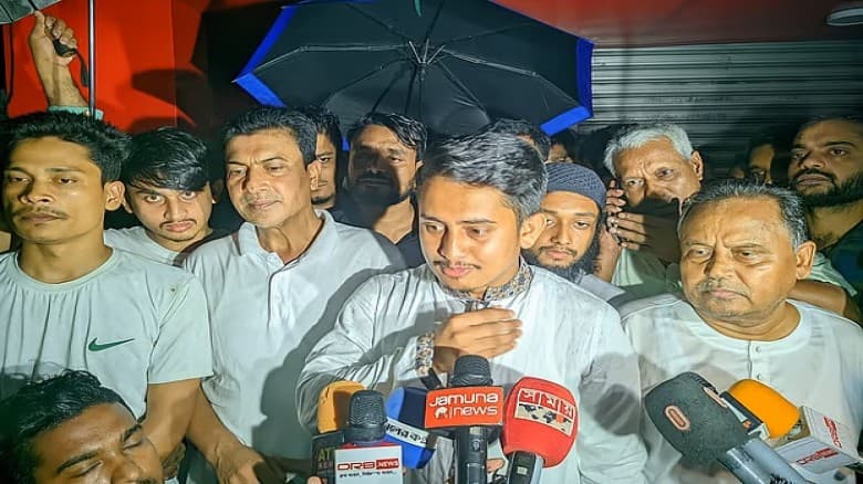 ‘ফ্যাসিবাদবিরোধী লড়াইয়ে সেনাবাহিনীর স্পষ্ট অবস্থান দেখতে চাই’