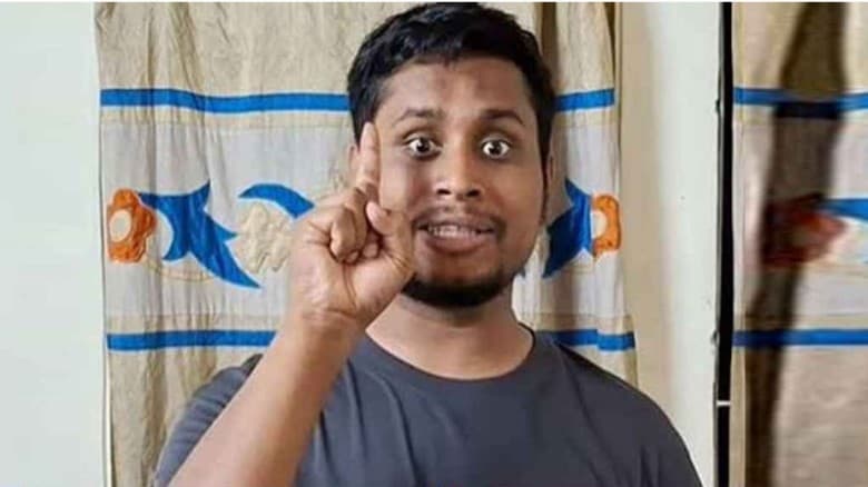 সাংবাদিকদের ওপর ক্ষোভ ঝাড়লেন হাসনাত