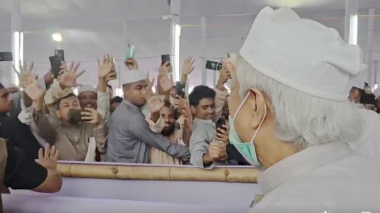 ‘দালালদের কথা শুনবেন না স্যার’