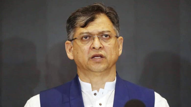 ফেব্রুয়ারিতে নির্বাচনের সিদ্ধান্ত ইসিকে জানাতে সরকারের প্রতি আহ্বান সালাহউদ্দিনের