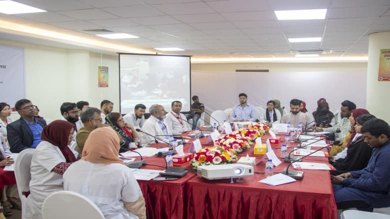 বাংলাদেশ থ্যালাসিমিয়া ফাউন্ডেশনের উদ্যোগে রক্তদাতাদের সম্মাননা প্রদান