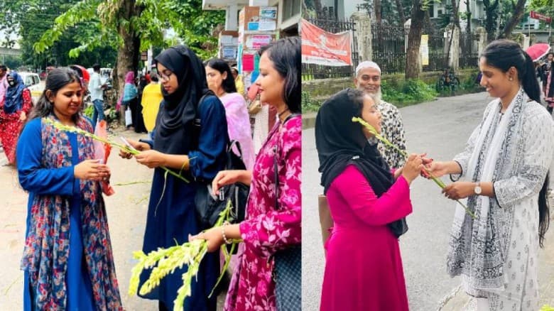 ঢাবিতে নবীন শিক্ষার্থীদের ফুল দিয়ে বরণ করল ছাত্রদল