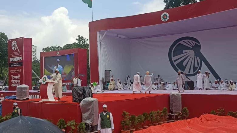 এক দল খেয়ে গেছে আরেক দল খাওয়ার জন্য মুখিয়ে আছে : মুফতি আবরার