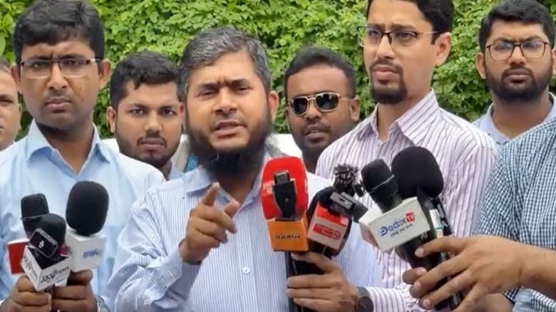 লোকচক্ষুর অন্তরালে ৬৫ চিকিৎসকে নিয়োগ দেওয়া হয়েছে: ডা খালিদুজ্জামান