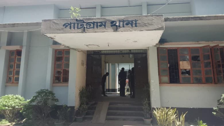 পাটগ্রাম থানা ভাঙচুরের ঘটনায় যুবদল-কৃষক দল নেতা আটক