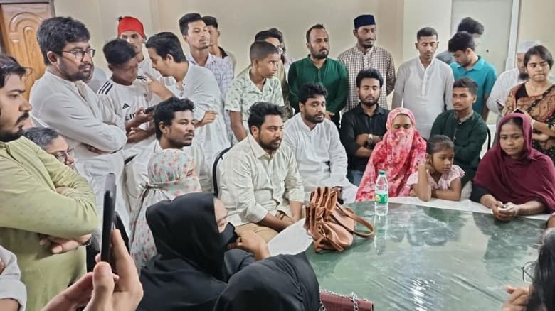 শহীদ পরিবারের সম্মান প্রতিষ্ঠায় সংগ্রাম করছি : নাহিদ ইসলাম