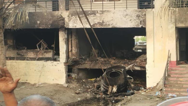 ‘প্লেনের নাক’ সিঁড়িতে, দুই পাখায় পুড়েছে দুই শিশুদের শ্রেণিকক্ষ