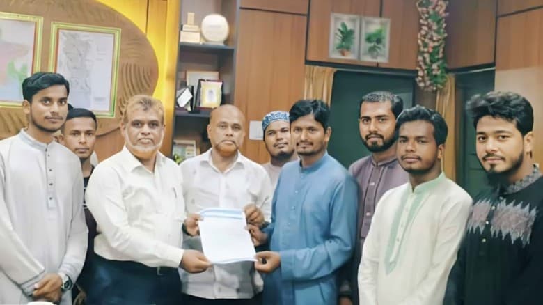 জিয়া হল চালুর দাবিতে ছাত্রশিবিরের স্মারকলিপি