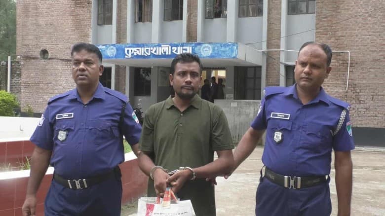 কুষ্টিয়াতে ১০২ পিচ ইয়াবাসহ জি বাংলার কথিত সাংবাদিক সোহেল আটক