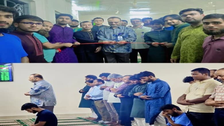 মসজিদ উদ্বোধন করে নিজেই ইমামতি করলেন ঢাবি ভিসি