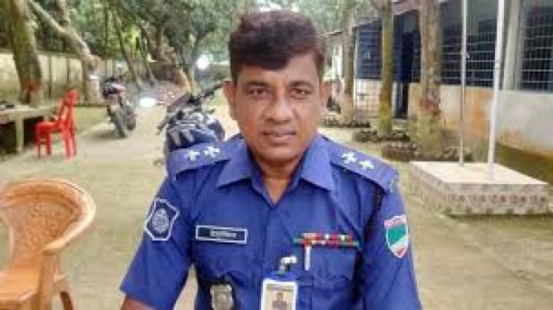 কুষ্টিয়ায় আওয়ামী লীগ নেতাকে ধরতে গিয়ে বঁটির আঘাতে আহত এসআই