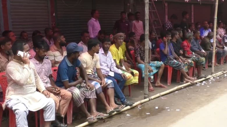 যশোরে নওয়াপাড়া নৌবন্দর ব্যবসায়ীদের অর্ধদিবস ধর্মঘট ও বিক্ষোভ সমাবেশ