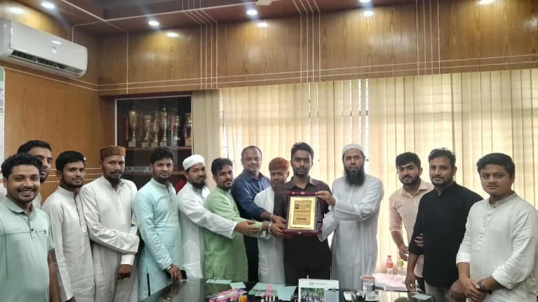স্কলারশিপে আমেরিকাগামী ইবি শিক্ষার্থীকে হল কর্তৃপক্ষের সংবর্ধনা
