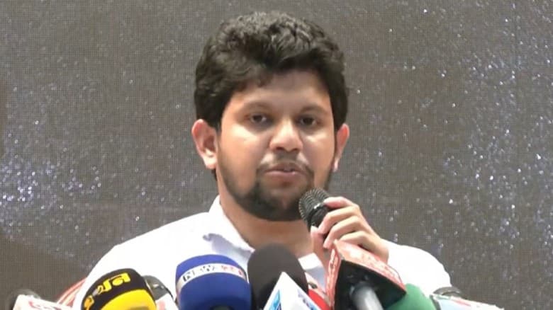 ‘নূতন দলের মহারথী’র জায়গায় এডিট করে মাহফুজ লিখলেন ‘বিভিন্ন দলের মহারথী’