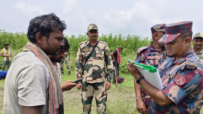 ১৭ জন বাংলাদেশিকে ফিরিয়ে দিল বিএসএফ