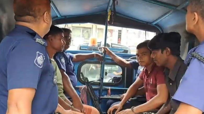 কুষ্টিয়ায় স্বামীকে বেঁধে স্ত্রীকে দলবদ্ধ ধর্ষণ আটক ৫