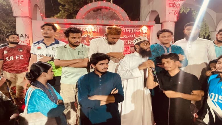 ইবি শিক্ষার্থী সাজিদকে শ্বাসরোধে হত্যাকারীদের গ্রেফতার ও বিচারের দাবিতে বিক্ষোভ