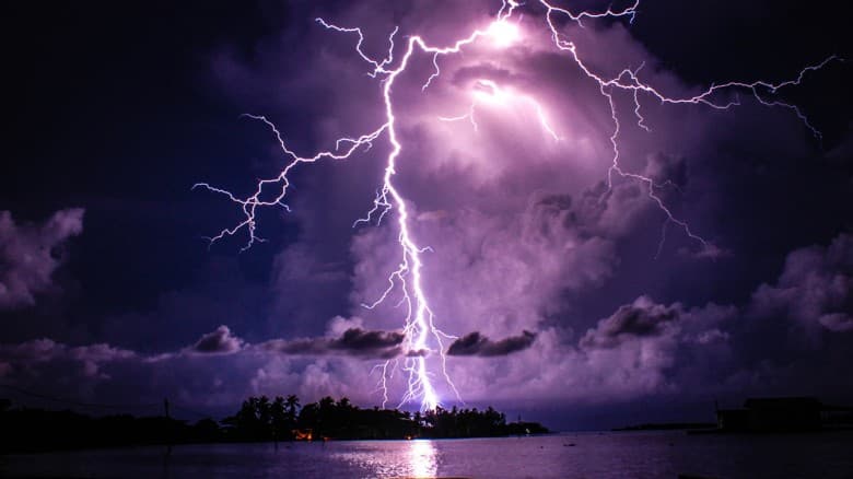 সারা দেশে বজ্রবৃষ্টির শঙ্কা