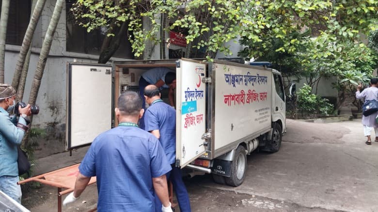 এক বছর পর জুলাই গণ-অভ্যুত্থানে নিহত ৬ মরদেহ দাফন