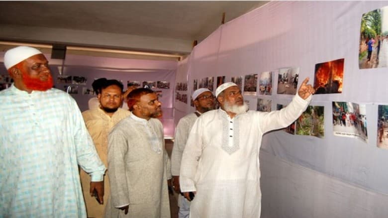 বগুড়া প্রেসক্লাবে জুলাই আন্দোলনের প্রদর্শনীতে শহর জামায়াত আমীরের অংশগ্রহণ