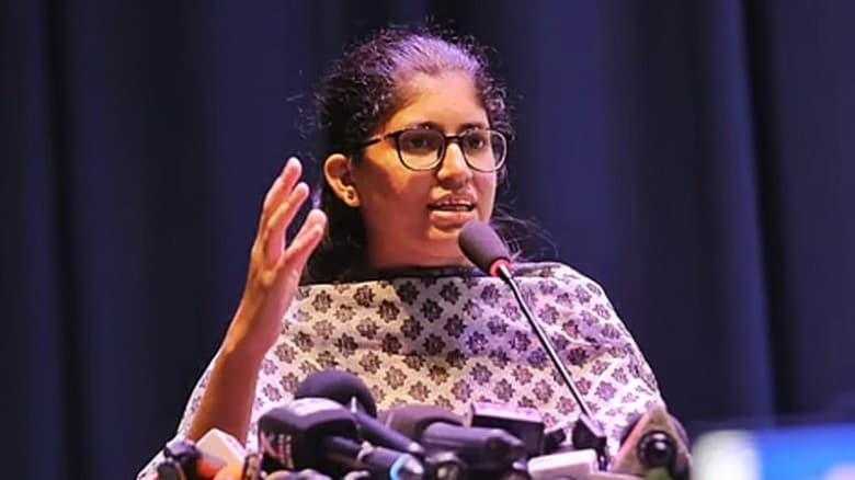 ঢাবি হলে বাম ছাড়া সব দলের রাজনীতি নিষিদ্ধের দাবি উমামা ফাতেমার
