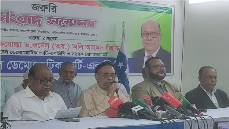 আগামী নির্বাচন হবে মাইনাস আওয়ামী লীগ: অলি আহমদ