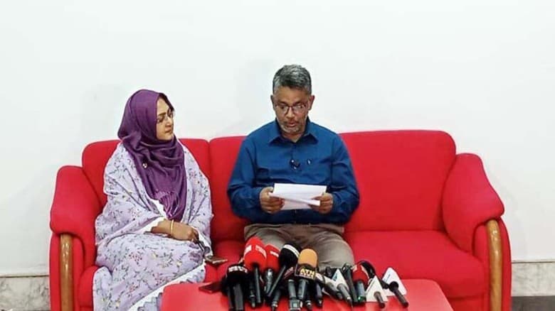 ডাকসু নির্বাচনে দ্বিতীয় দিনে মনোনয়নপত্র নিয়েছেন ১৩ জন