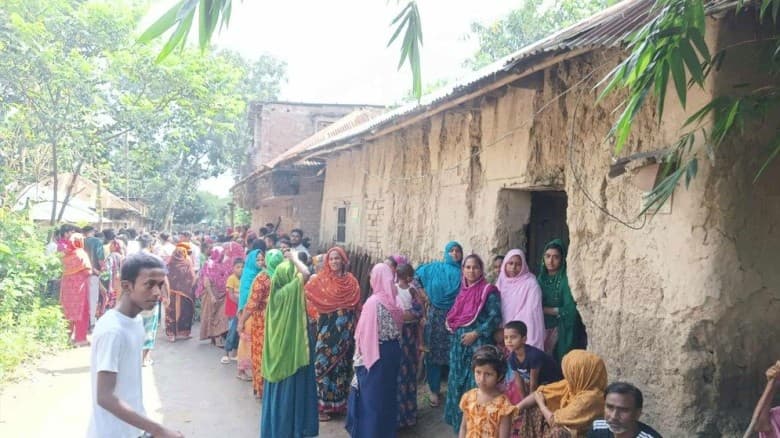 ঋণের চাপে একই পরিবারের চার জনের আত্মহত্যা