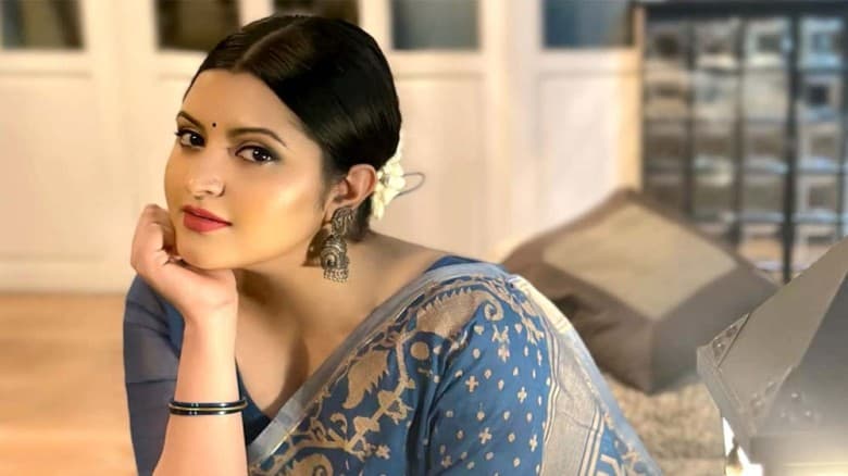 শ্বাসকষ্ট নিয়ে হাসপাতালে ভর্তি পরীমনি