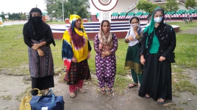 বাংলাদেশি পাঁচ নারী শ্রমিককে ফেরত দিল বিএসএফ
